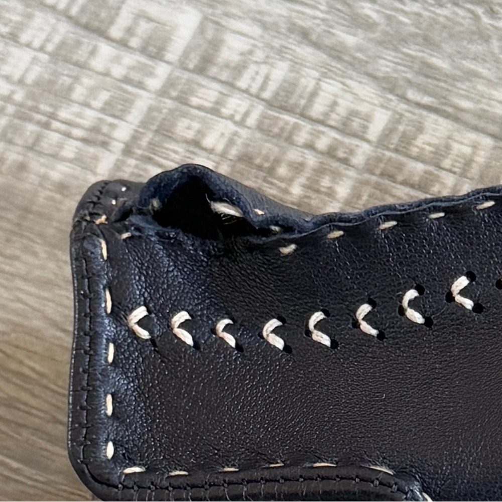 Vintage Leather Whipstitched Driving Gloves in Navy (size XS) - Picture 10 of 11